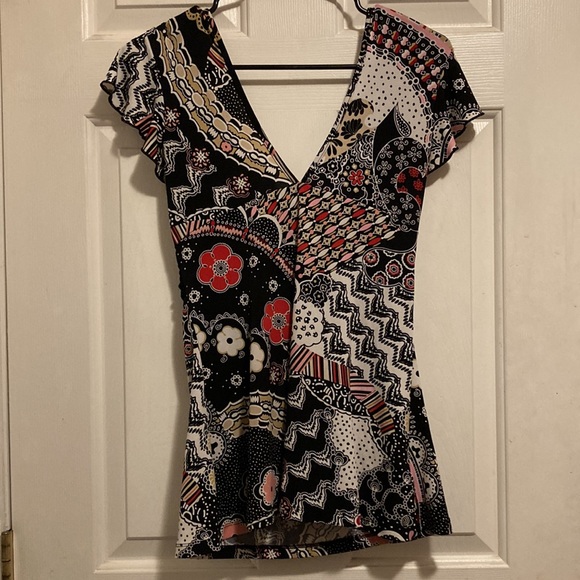 V-neck Blouse with Belt - Picture 5 of 5